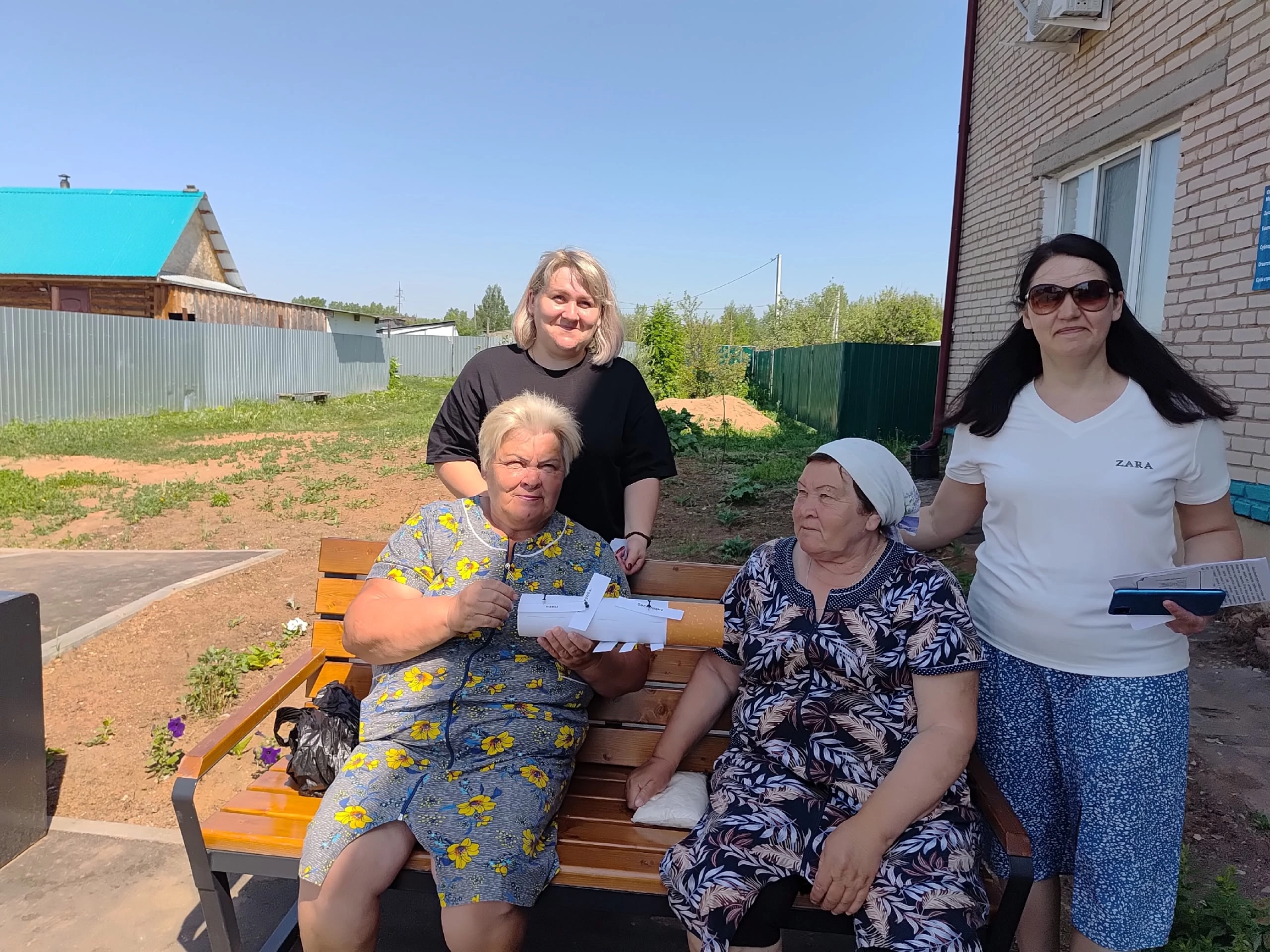 Тат.Челнинский СДК и библиотека провели уличную акцию «Мир без табака»