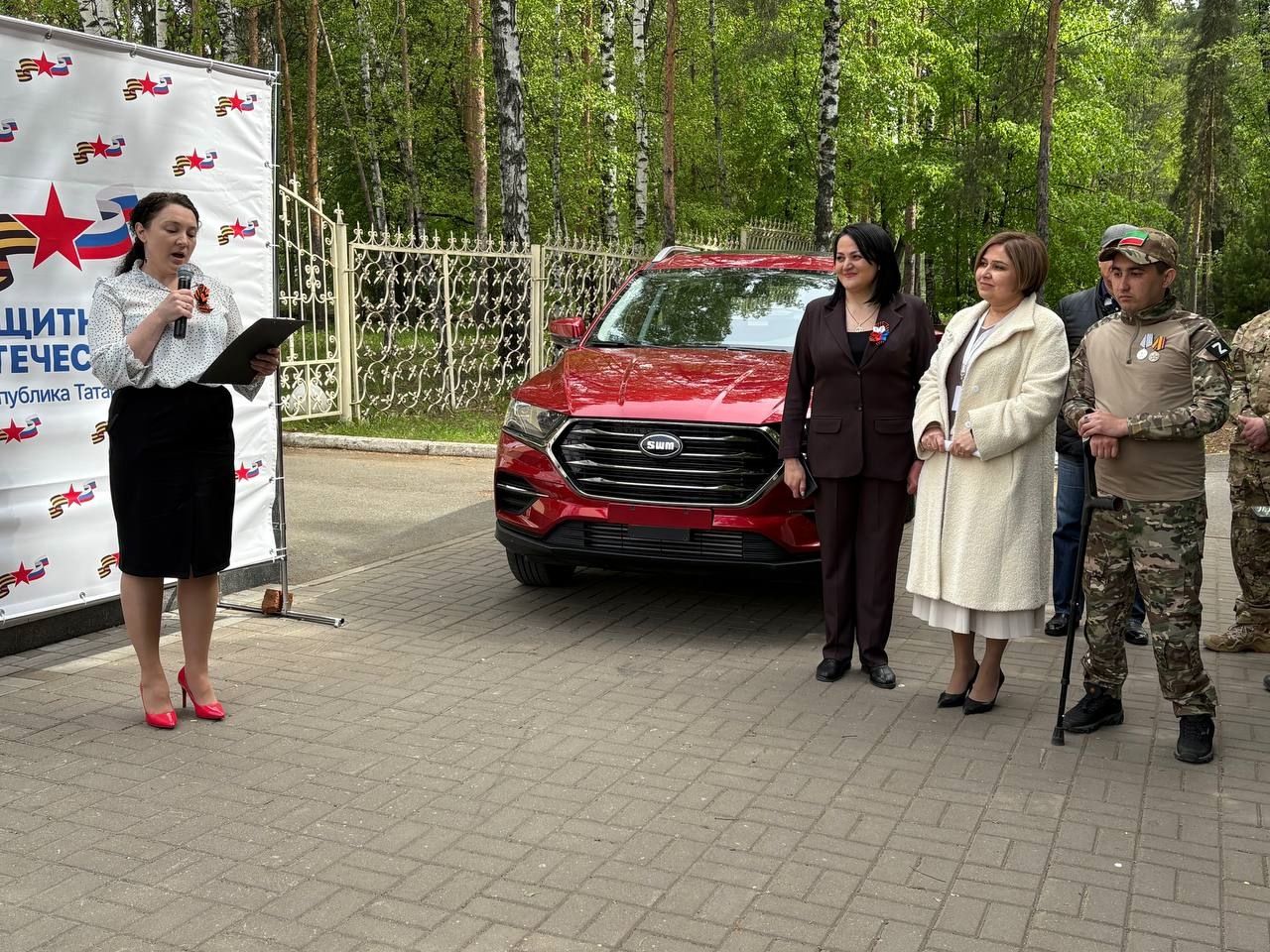 Автомобиль для героя: ветеран СВО из Менделеевска получил кроссовер