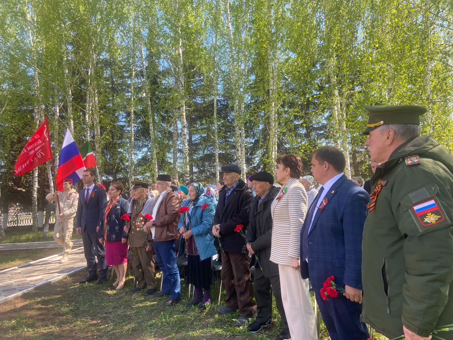 В Бизяках состоялся митинг, посвящённый 80-летию Победы