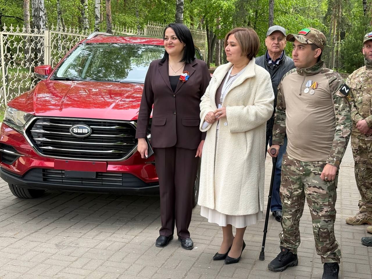 Автомобиль для героя: ветеран СВО из Менделеевска получил кроссовер