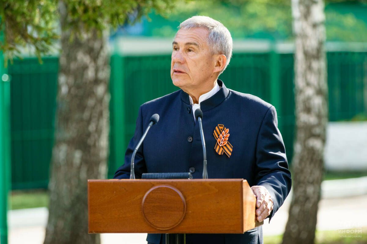«Слава поколению победителей!» — Раис Татарстана Рустам Минниханов поздравил жителей республики с 80-летием Великой Победы