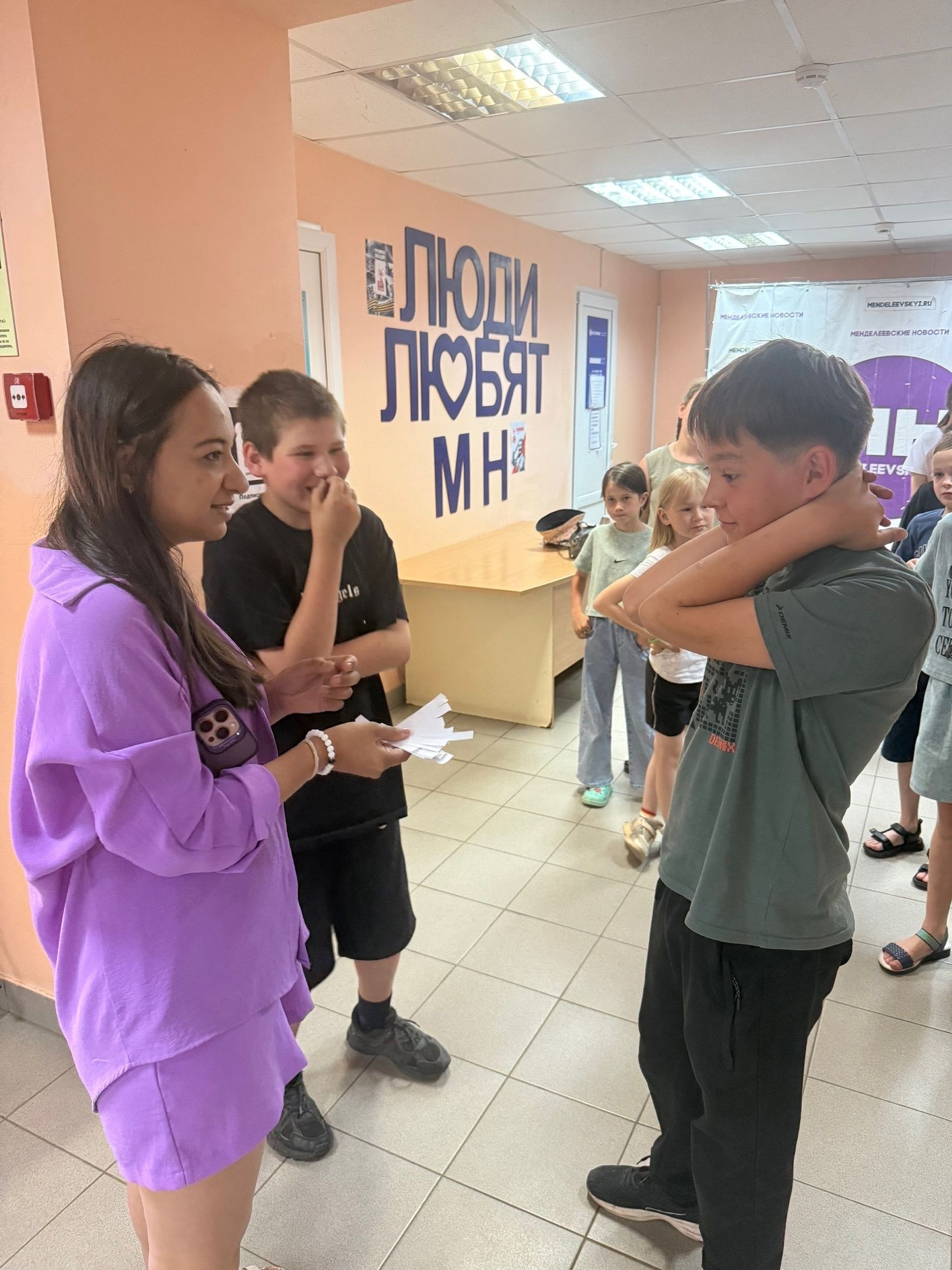 Экскурсия в мир журналистики: школьники из Монашево побывали в редакции «Менделеевских новостей»