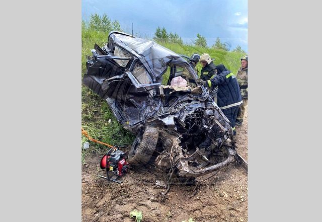 Смертельное ДТП в Менделеевском районе: Opel столкнулся с грузовиком Shacman