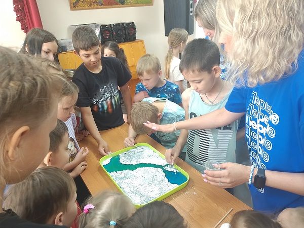 Юные исследователи из приюта «Камские зори» провели день с «Лабораторией на колесах»