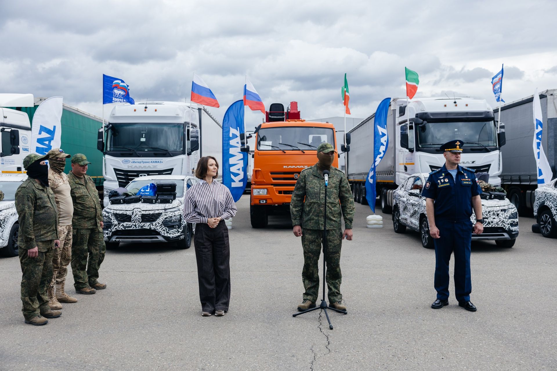 Альфия Когогина передала 90 тонн гуманитарного груза подшефным воинским частям