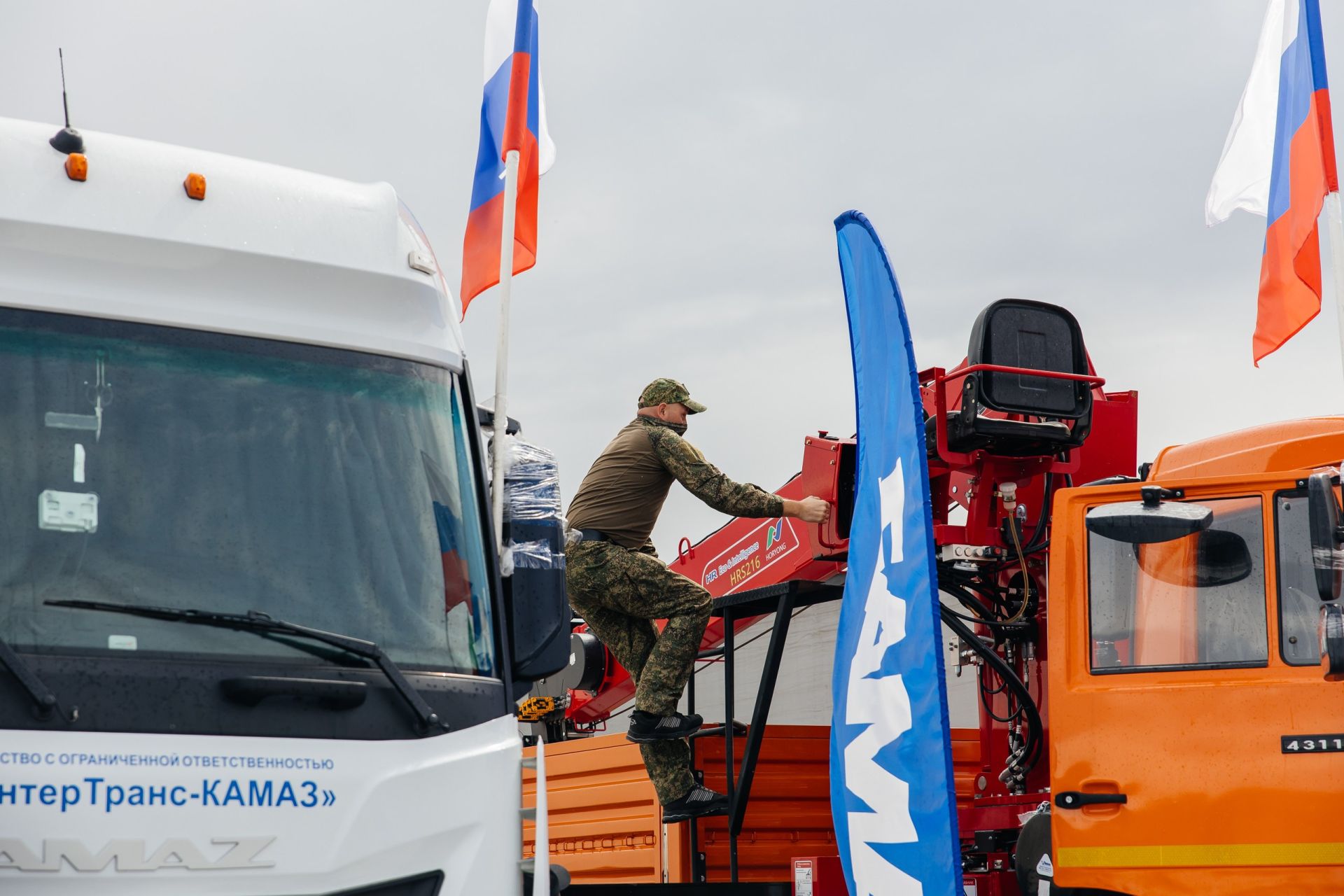 Альфия Когогина передала 90 тонн гуманитарного груза подшефным воинским частям