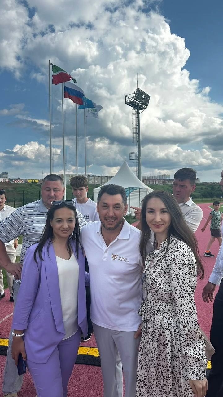 Звёздный гость Сабантуя Фирдус Тямаев покорил жителей и гостей Менделеевска ярким вокалом