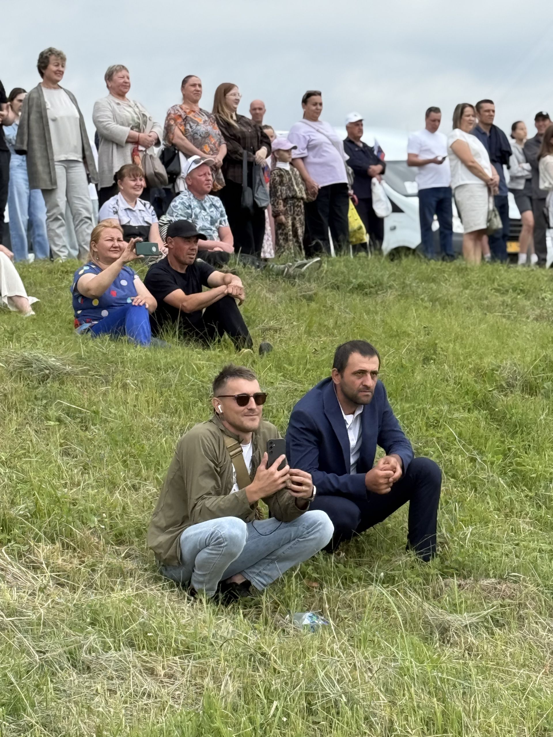 Сабантуй в Менделеевске начался со зрелищных конных скачек