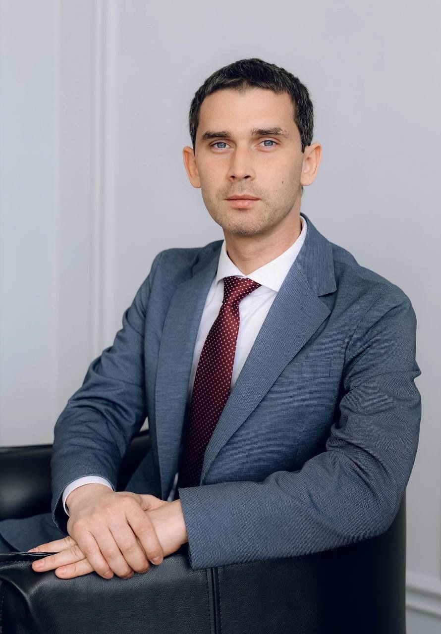 Сегодня день рождения отмечает руководитель Менделеевского района — Роберт Искандаров