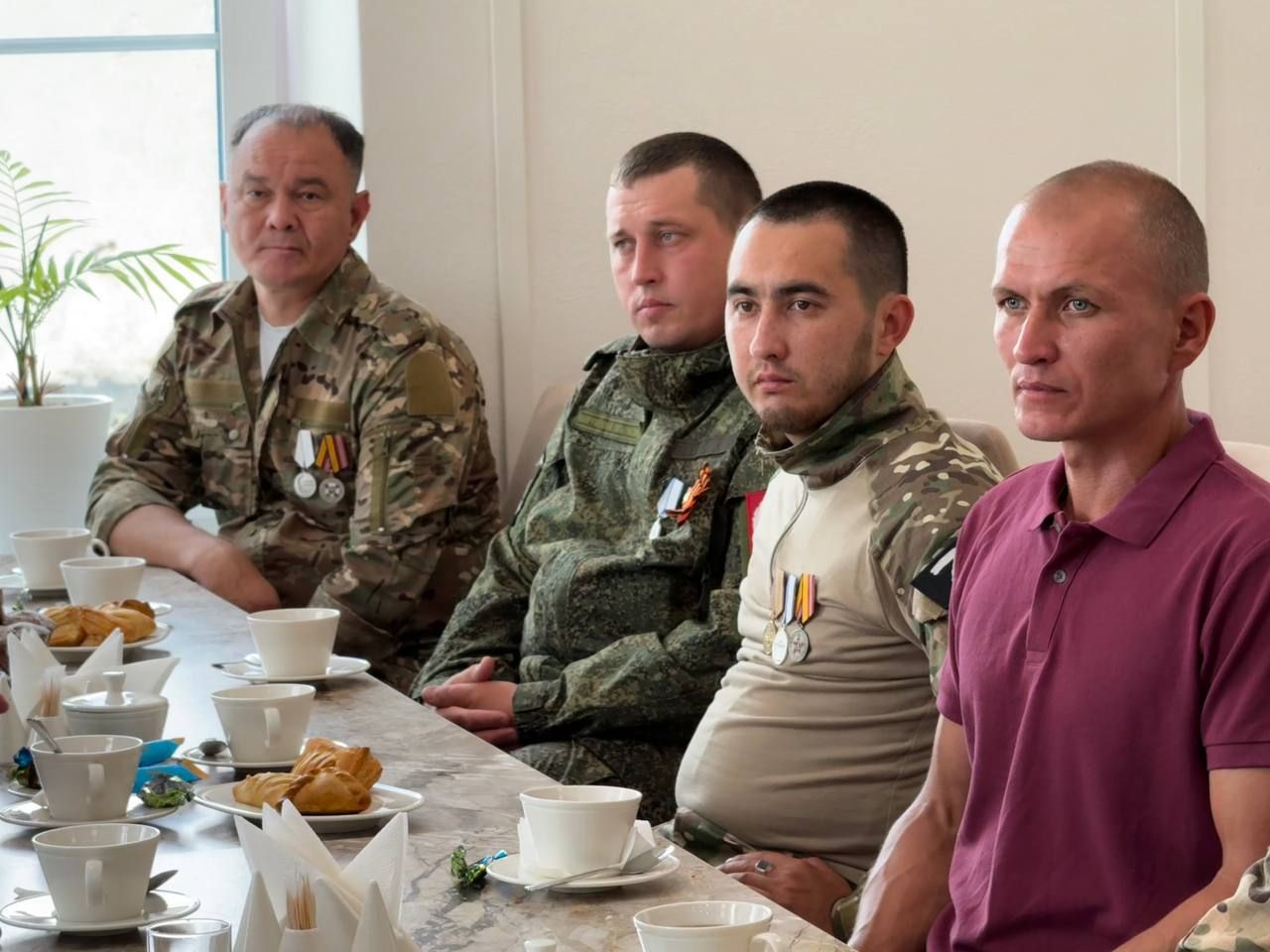 В Менделеевском районе состоялась встреча с ветераном ВОВ и участниками СВО