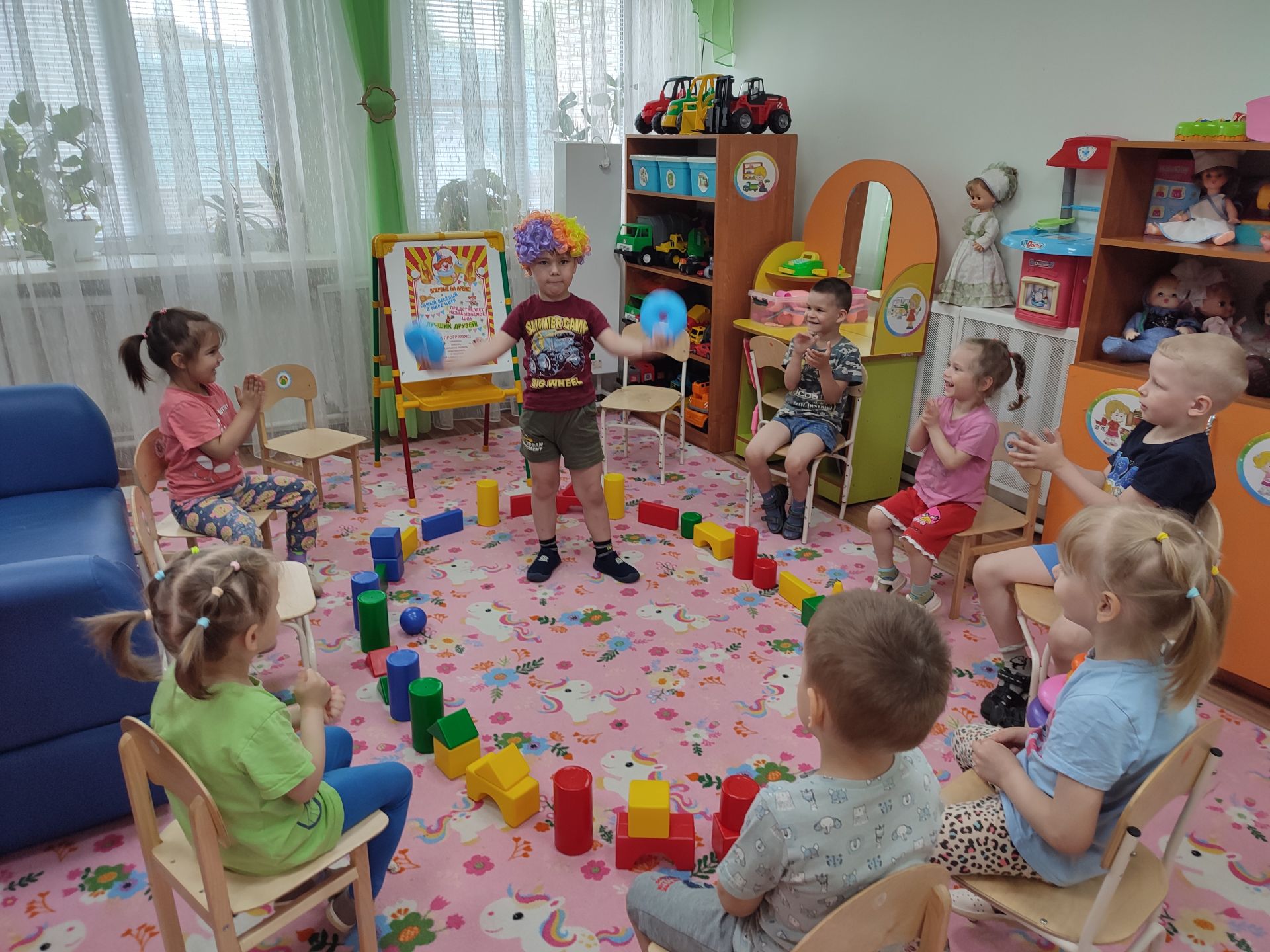 Юные артисты создали свой цирк: необычное занятие прошло в социальном приюте Менделеевска