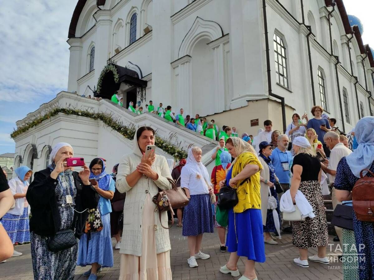 Казань собрала тысячи верующих: как прошел крестный ход в столице Татарстана