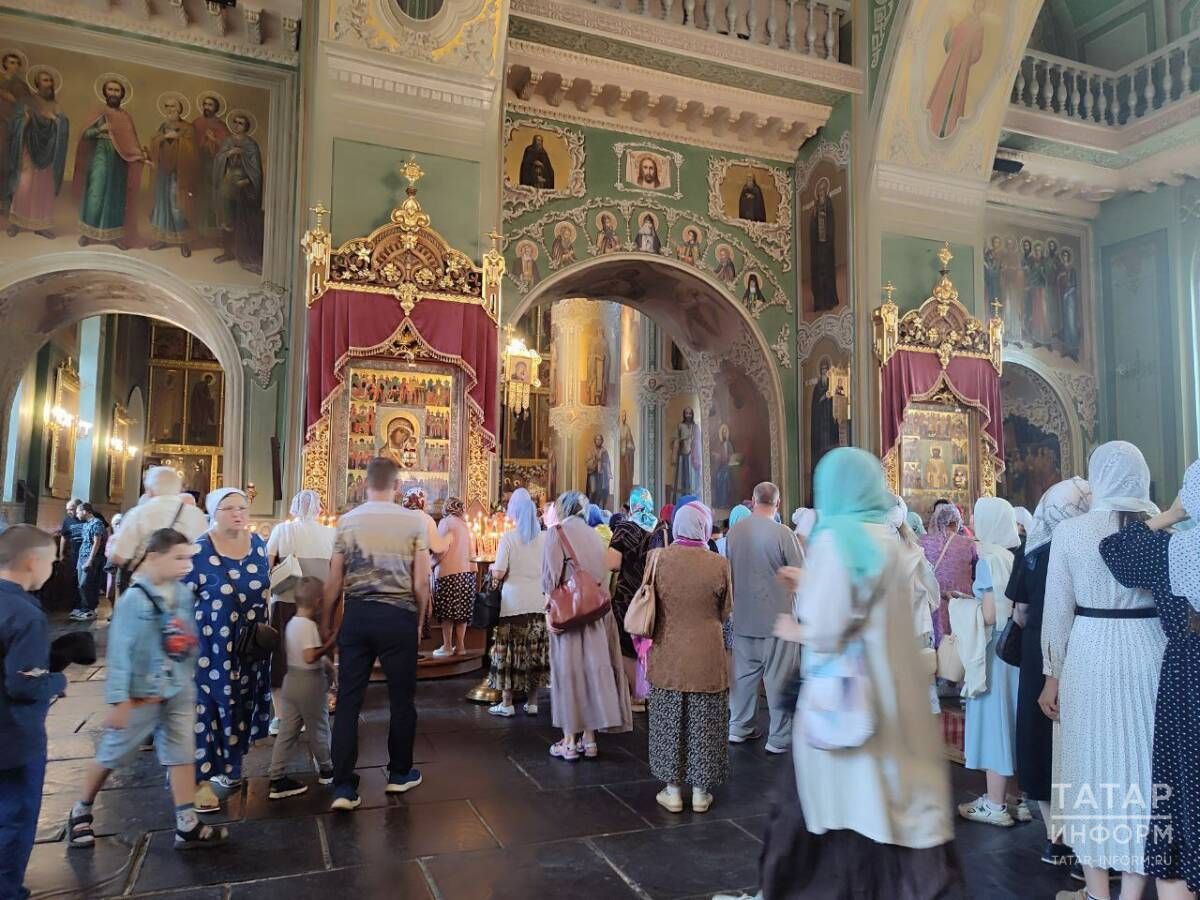 Казань собрала тысячи верующих: как прошел крестный ход в столице Татарстана