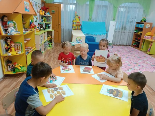 Воспитанники приюта «Камские зори» отметили международный День торта