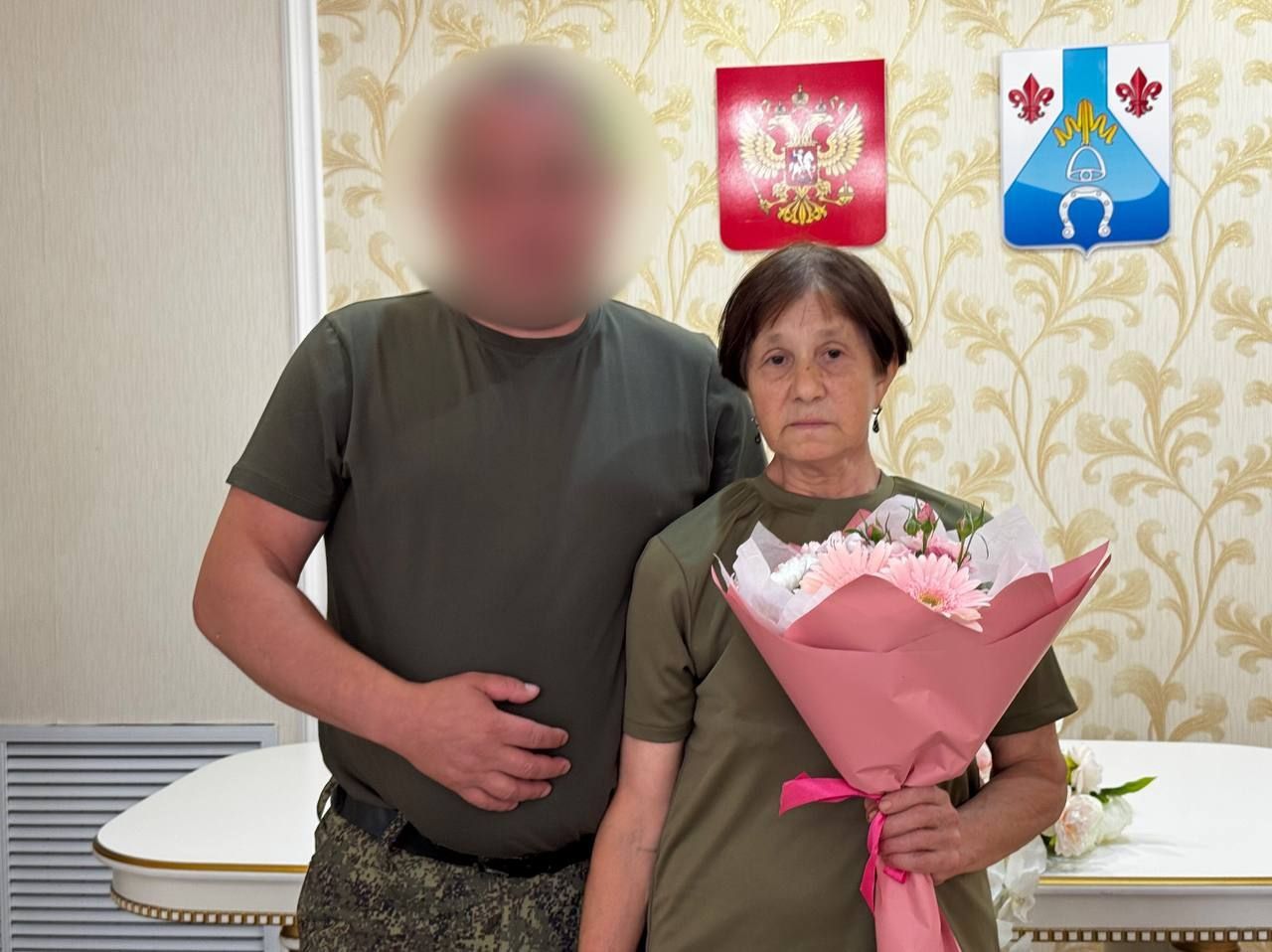 Медали «За помощь фронту» вручили менделеевским волонтёрам