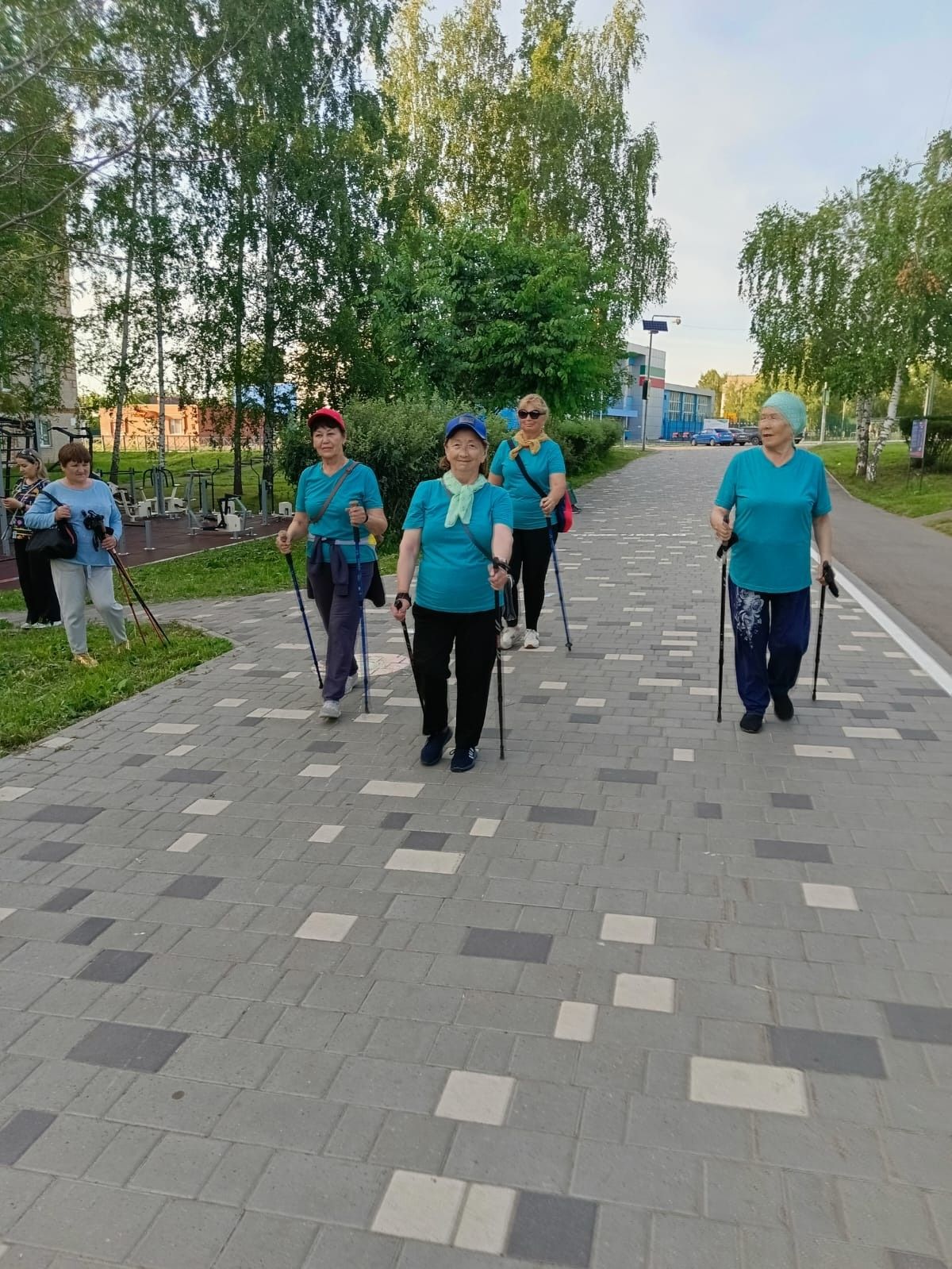 Жители Менделеевска отметили День семьи, любви и верности спортивным праздником на площадке ГТО