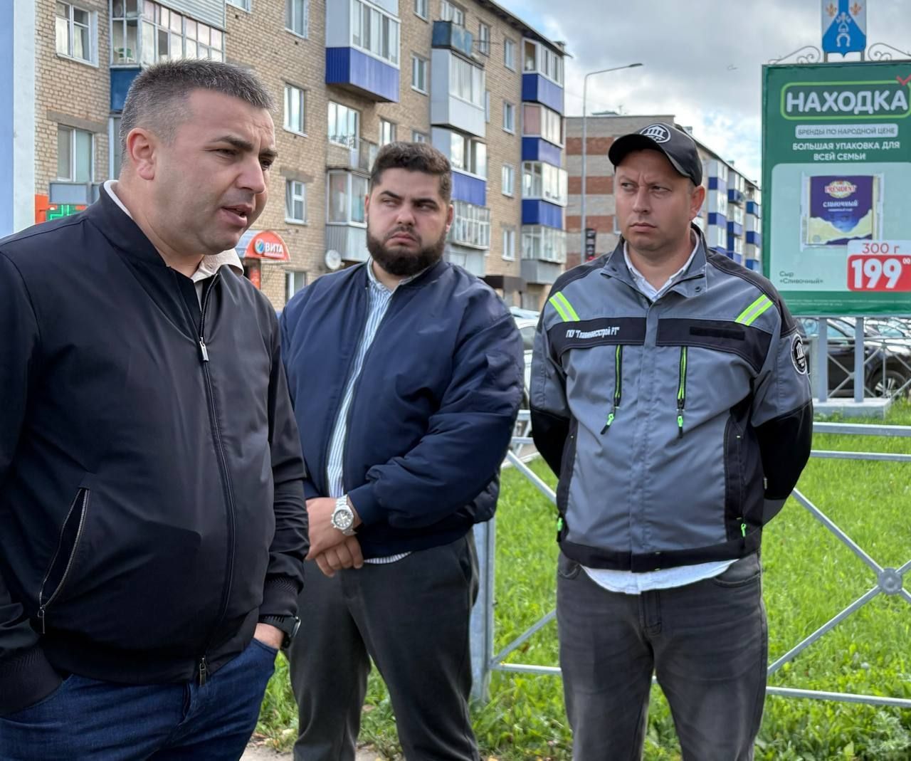 В Менделеевске провели выездное совещание по контролю качества капитального ремонта объектов