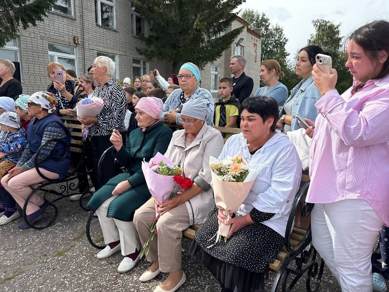 В Камаевской школе открыли мемориальную доску бойцу Ильшату Байрамову