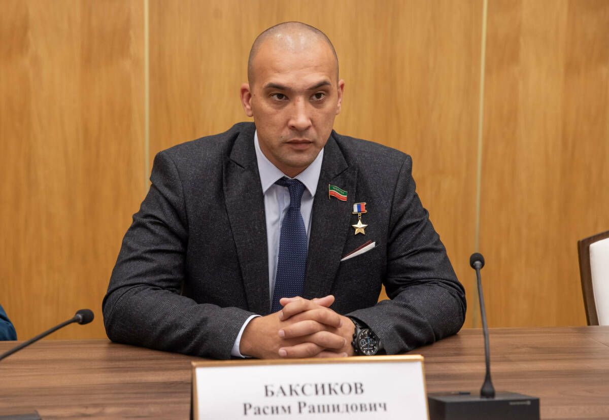 Расим Баксиков знакомится с работой Министерства спорта РТ в рамках проекта «Время Героев»