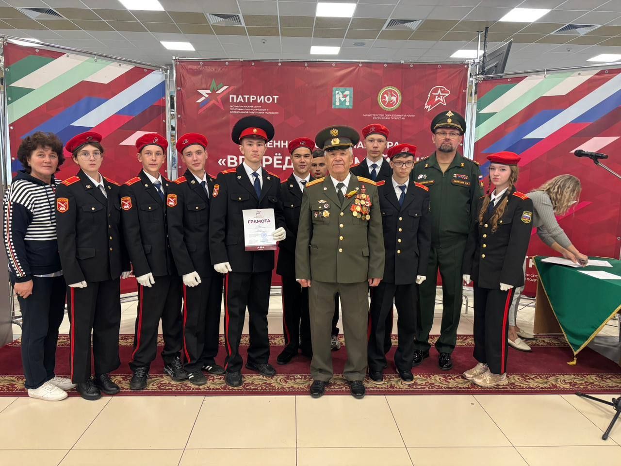 Команда Менделеевска завоевала серебро в соревнованиях по тактической медицине