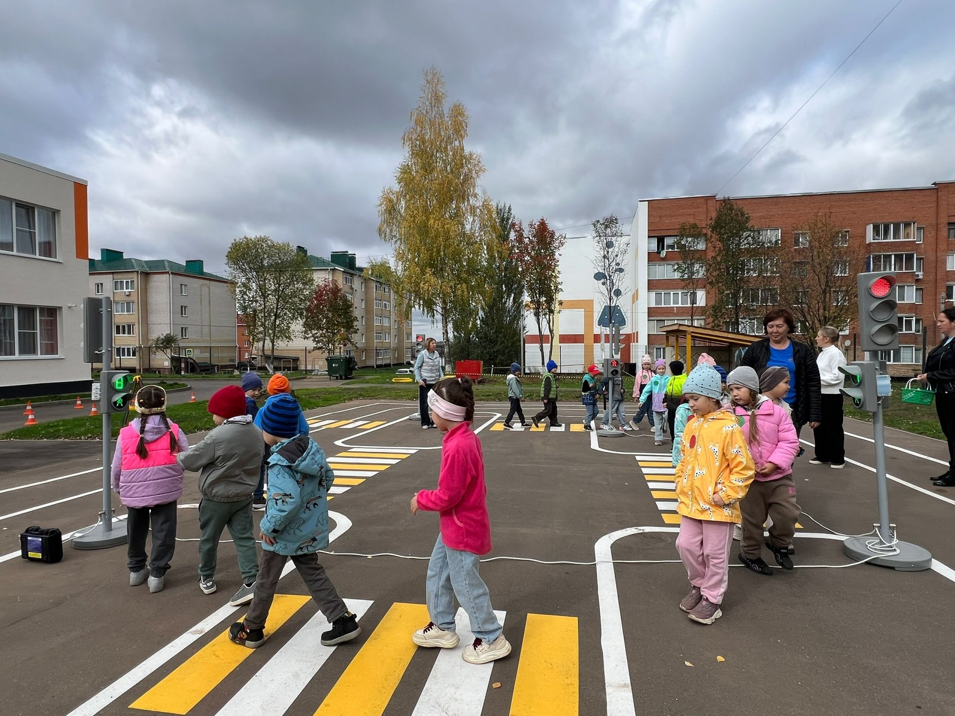 В детском саду «Маленький гений» города Менделеевск проведено познавательное мероприятие по ПДД