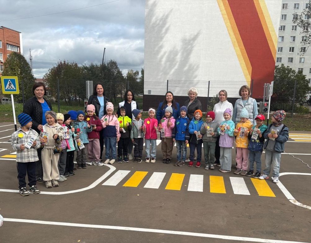 В детском саду «Маленький гений» города Менделеевск проведено познавательное мероприятие по ПДД