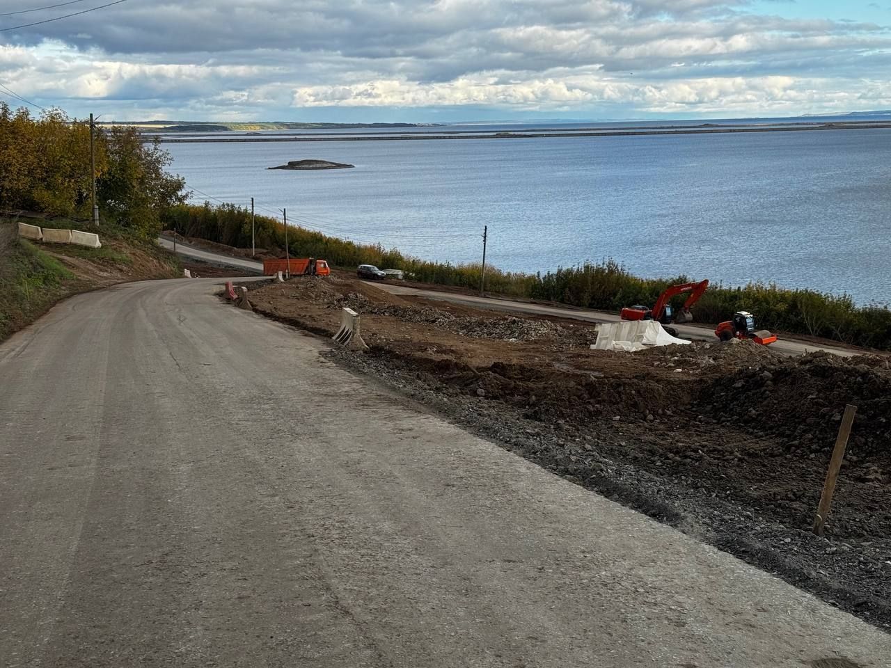 Глава Менделеевского района осмотрел ход работ в «Тихих горах»