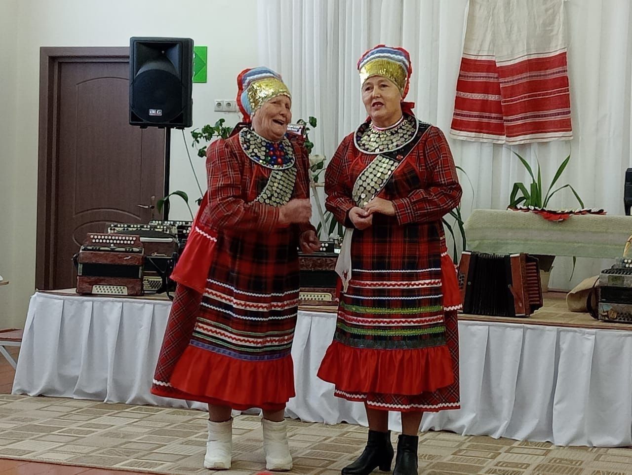 В Сетяково народными песнями и плясками открыли новый клубный творческий сезон