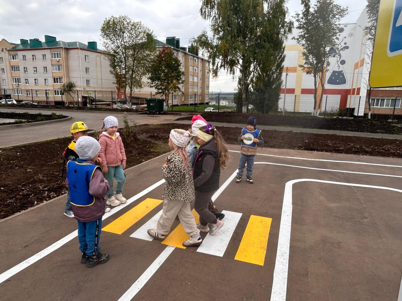 В детском саду №12 «Маленький гений» Менделеевска проведён день дорожной безопасности