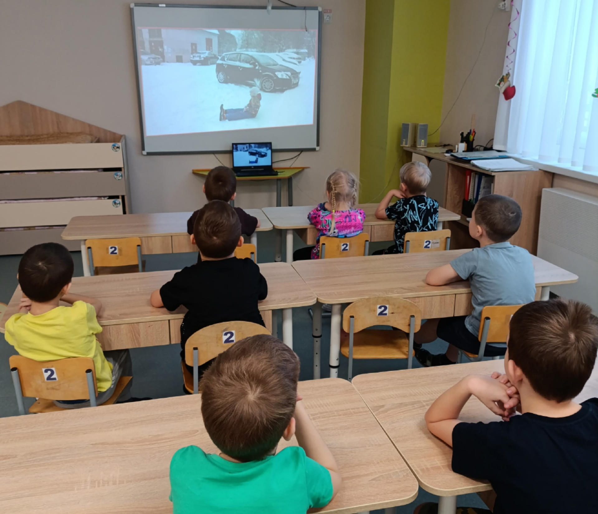 В детском саду «Золотая рыбка» Менделеевска проведён урок безопасности «Зимние дороги»