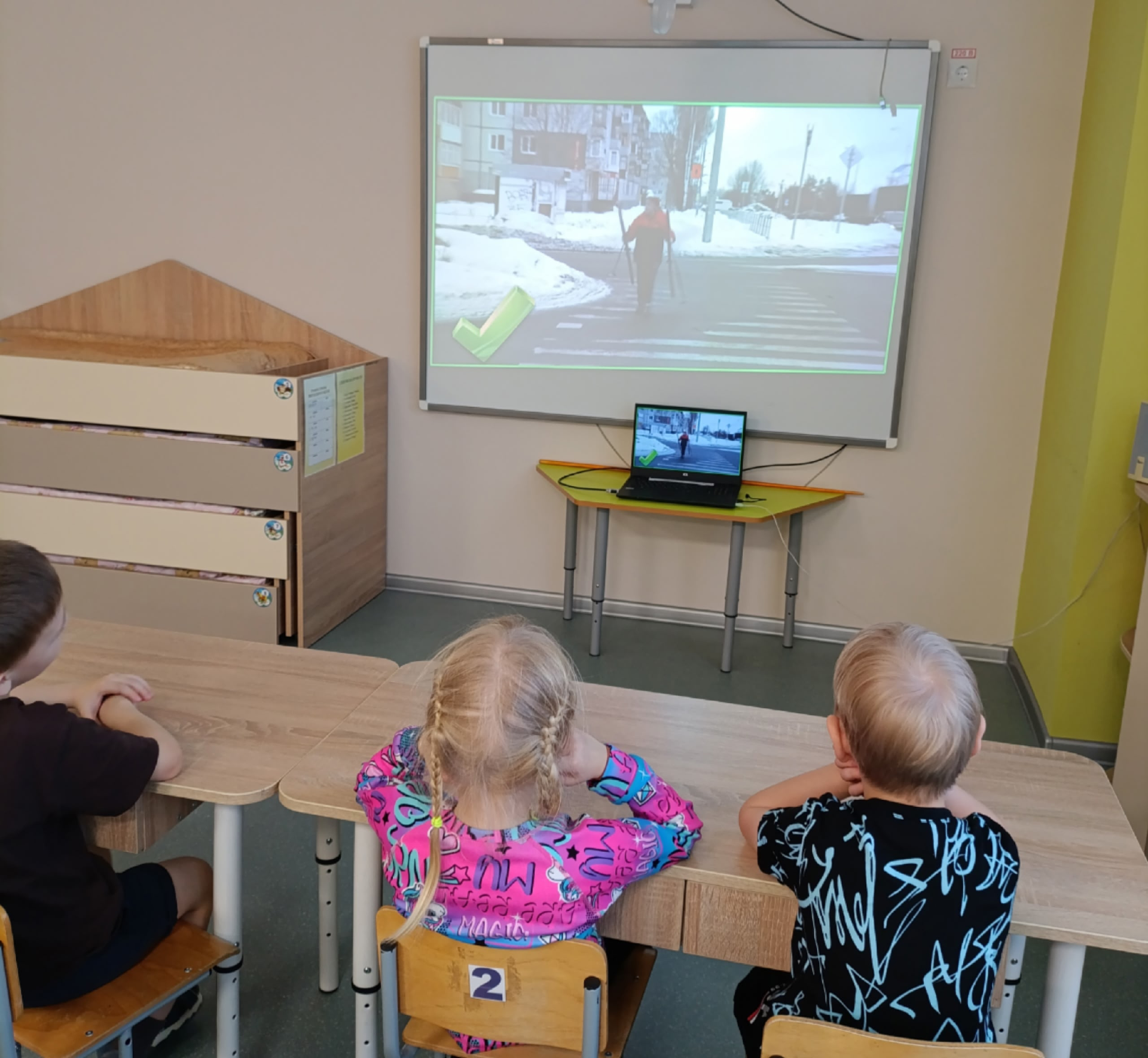 В детском саду «Золотая рыбка» Менделеевска проведён урок безопасности «Зимние дороги»
