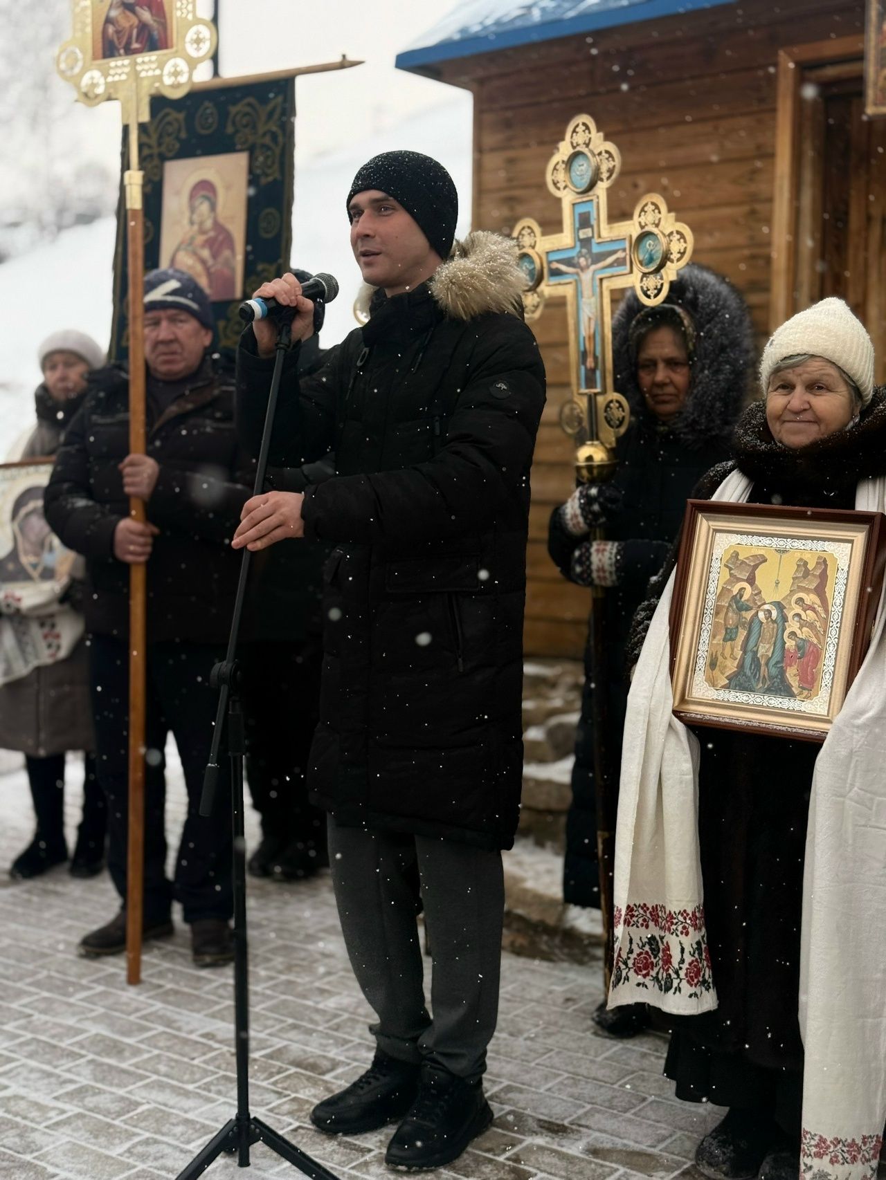 Крещение Господне в Менделеевске: верующие прошли крестным ходом и окунулись в освящённую иордань