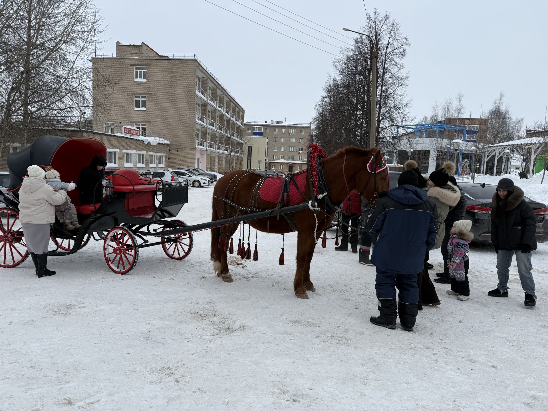 Рождественская ярмарка и праздничный концерт собрали менделеевцев у Дворца культуры