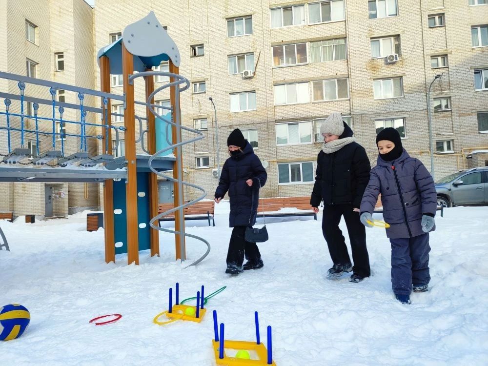 В Менделеевске провели зимние олимпийские игры во дворе