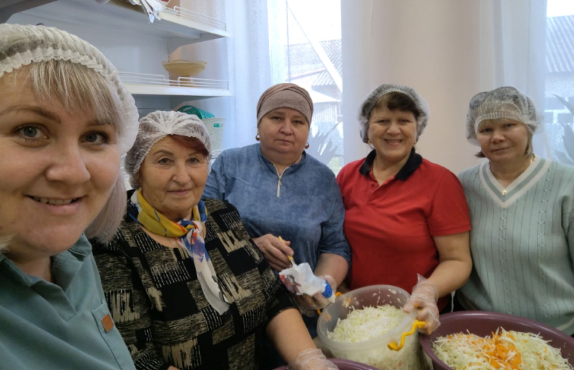 В Татарско-Челнинском СДК прошли «Капустные посиделки» в поддержку участников СВО