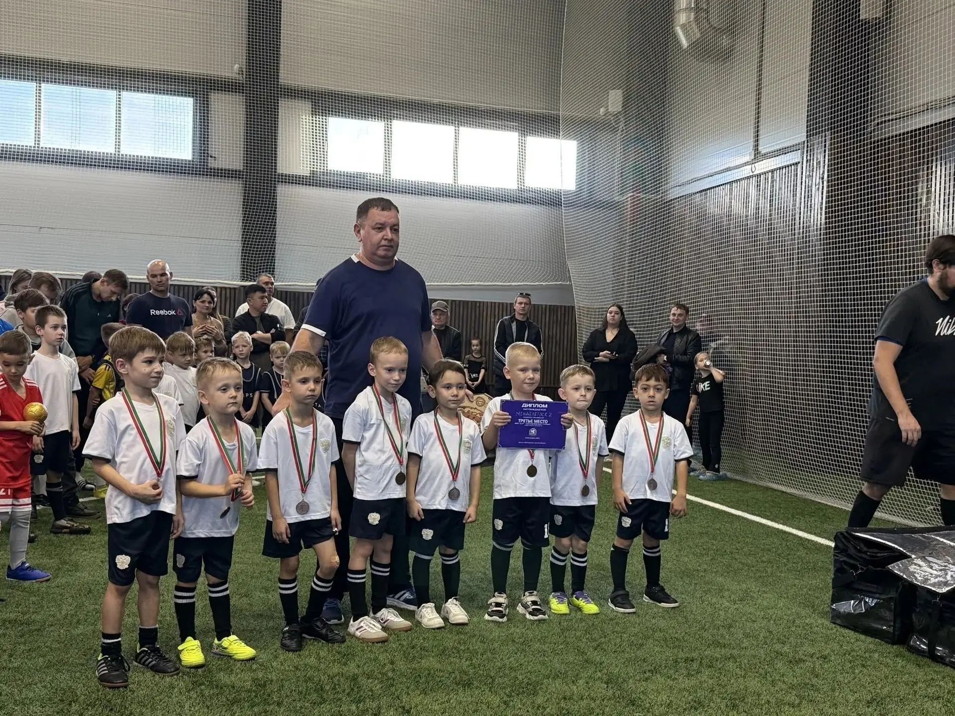 Юные футболисты Менделеевска завоевали медали турнира «ФДК CUP»