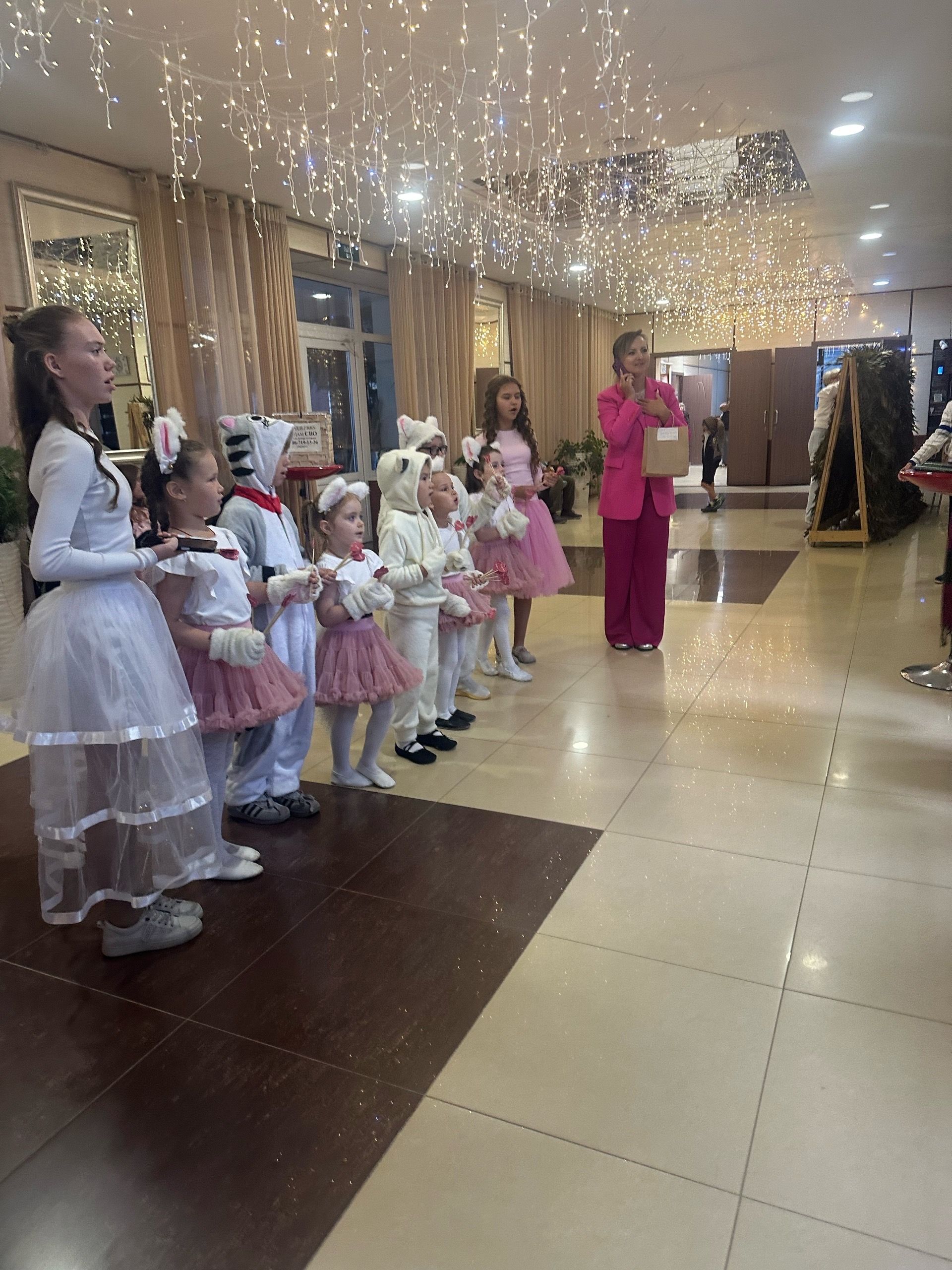 В Менделеевске Декада пожилых открылась концертом