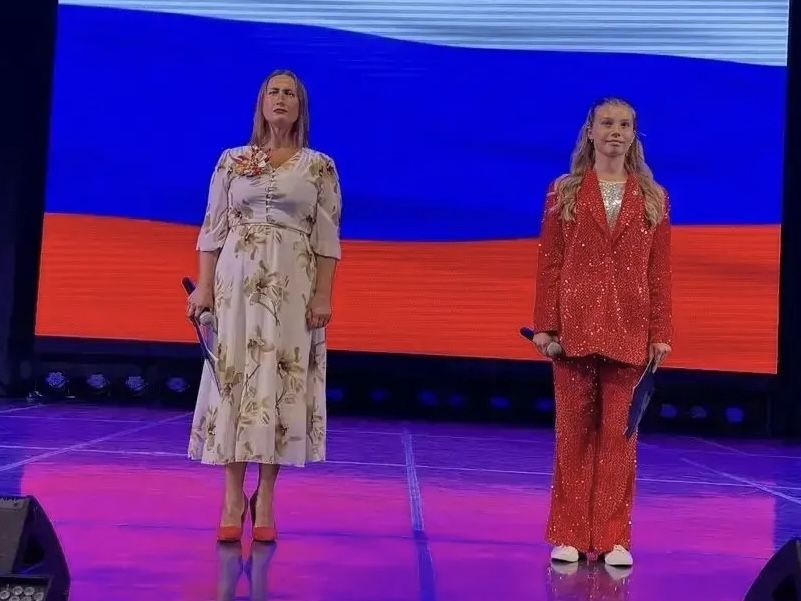 Патриотический концерт «От Волги до Енисея» собрал школьников Менделеевска