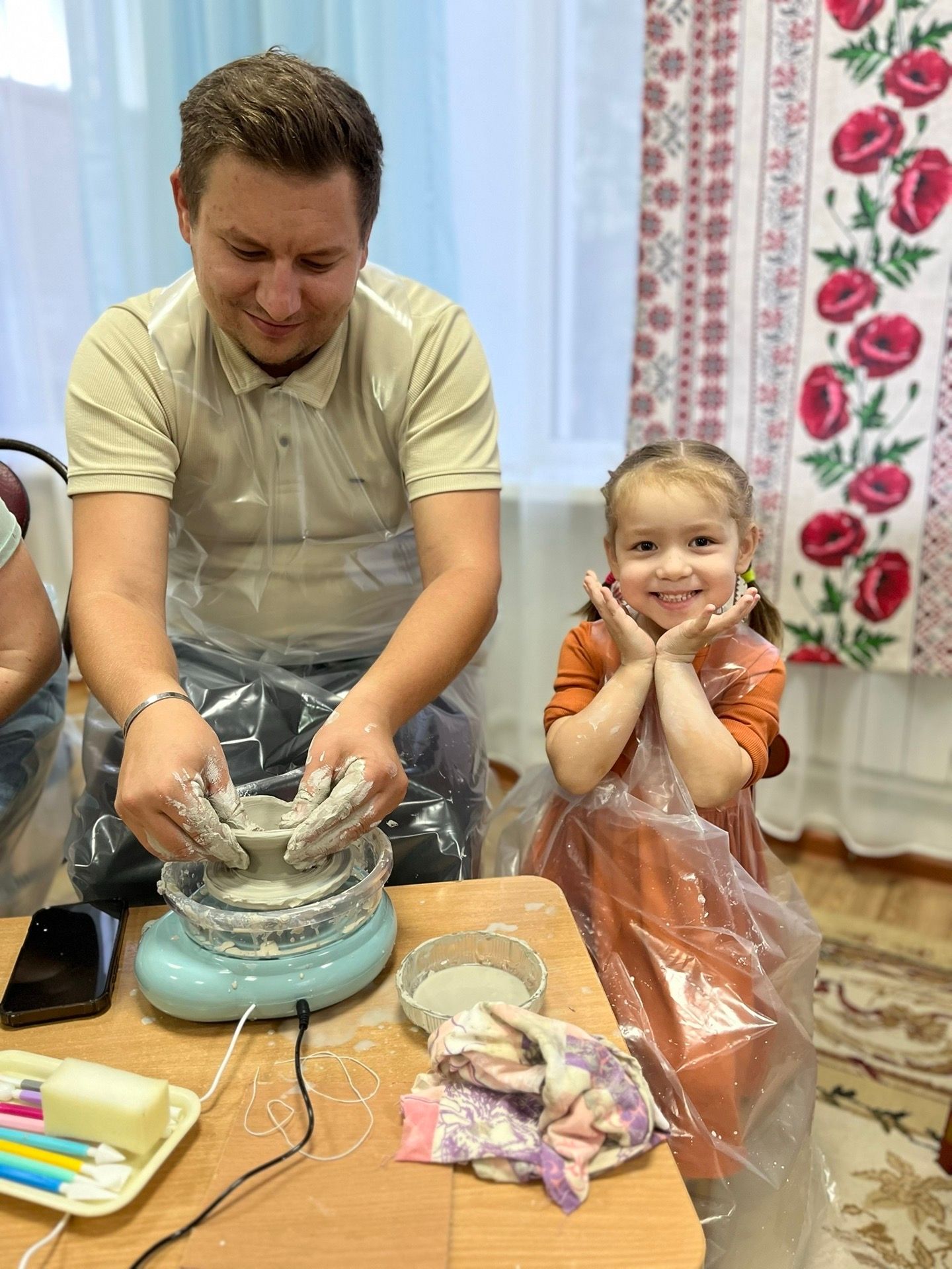 В детском саду «Сказка» Менделеевска открылась гончарная мастерская