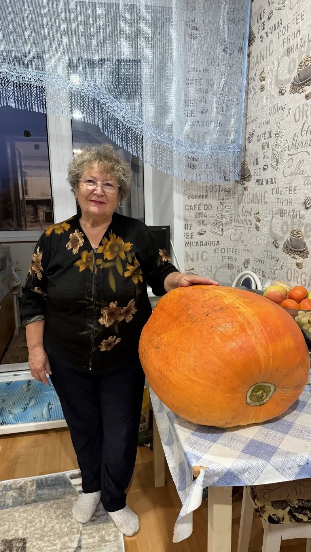 Жительница Менделеевска Венера Ахметова вырастила тыкву весом 27,5 килограмма