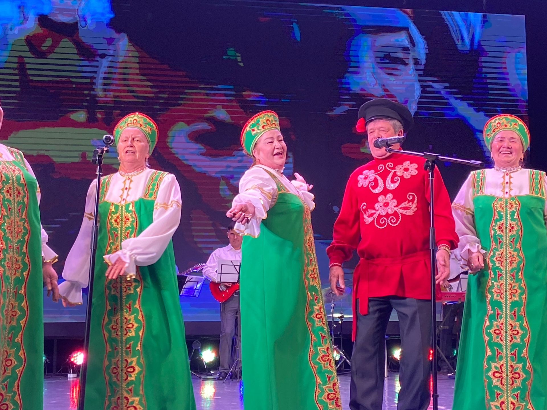 Народный хор Менделеевска воспел красоту городов России