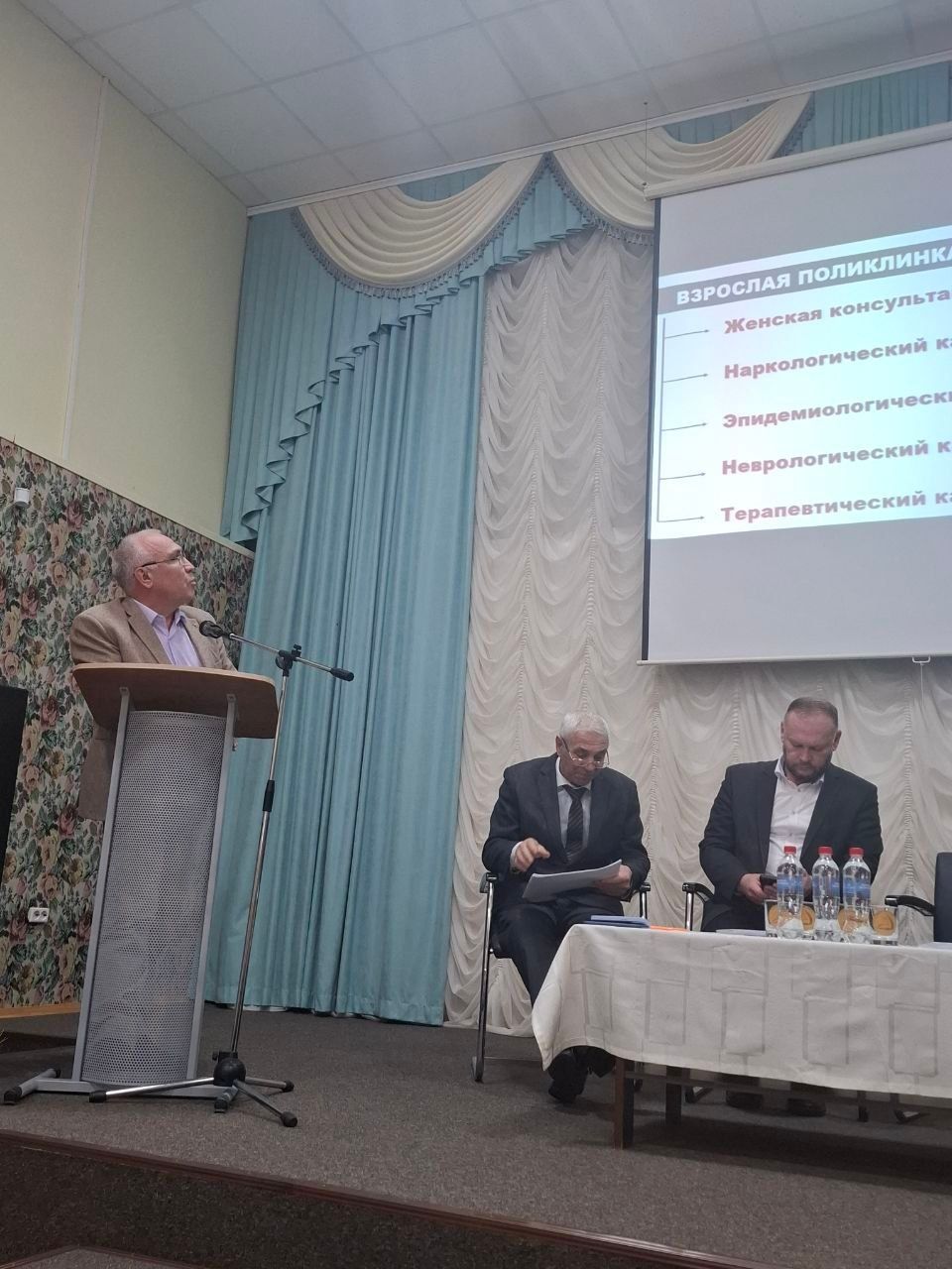Представитель Менделеевской ЦРБ рассказал о вакансиях и грантах будущим медикам в Елабуге