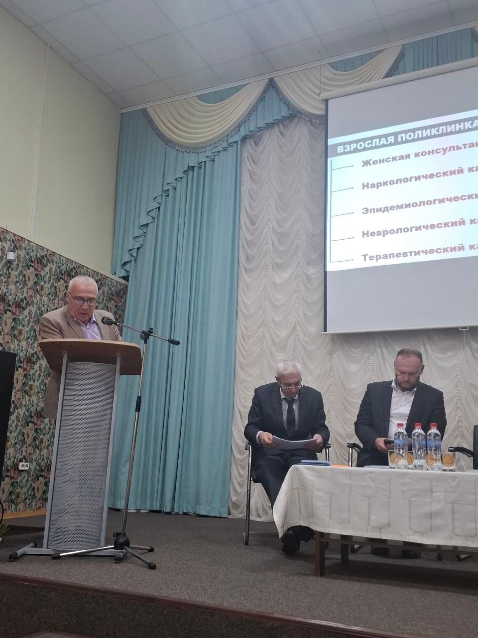 Представитель Менделеевской ЦРБ рассказал о вакансиях и грантах будущим медикам в Елабуге