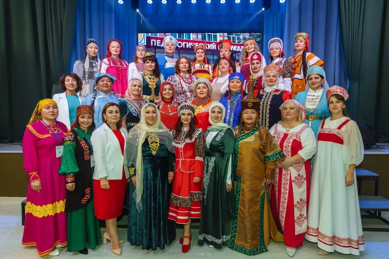 Педагог из Менделеевска Айгуль Курбанова провела мастер-класс на всероссийском онлайн-марафоне ко Дню родного языка