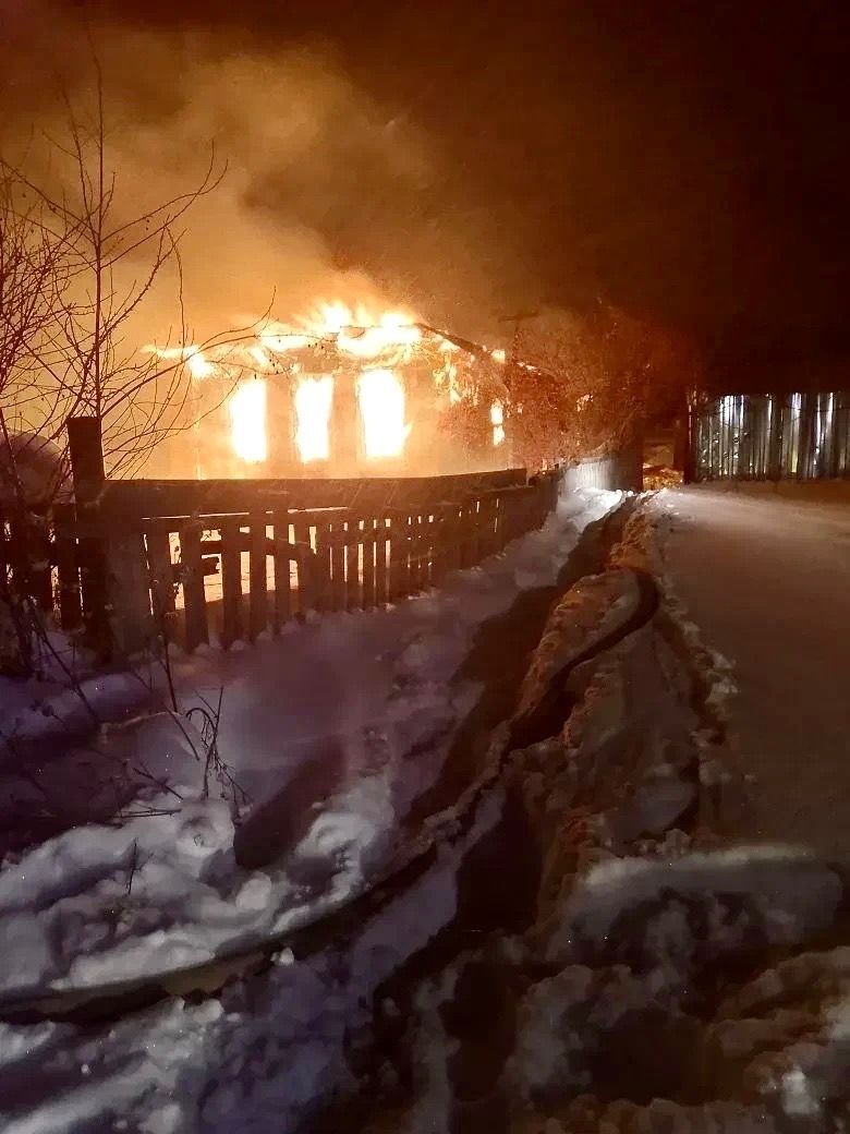 В Менделеевске сгорел частный дом: пожарные обнаружили погибшего