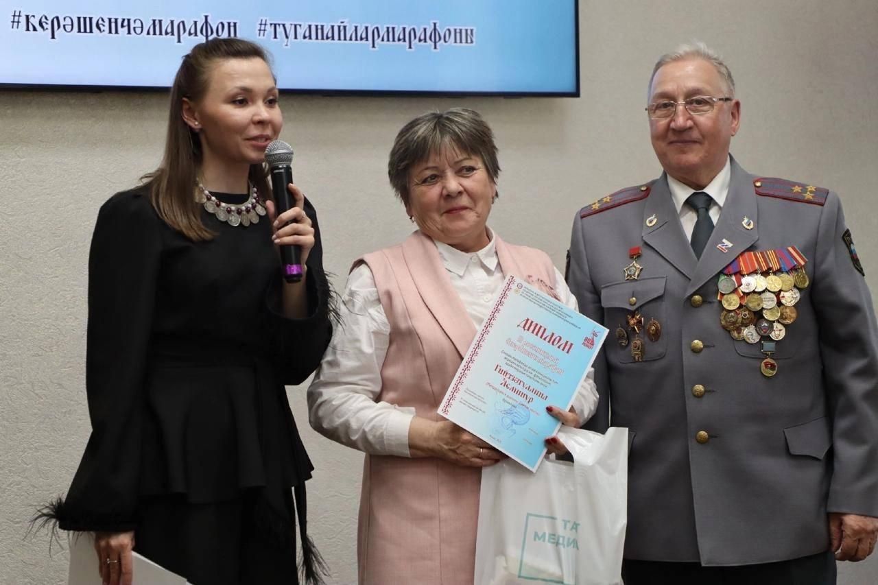 Сегодня юбилей отмечает заведующая Сетяковским СДК Ясминур Гизатуллина