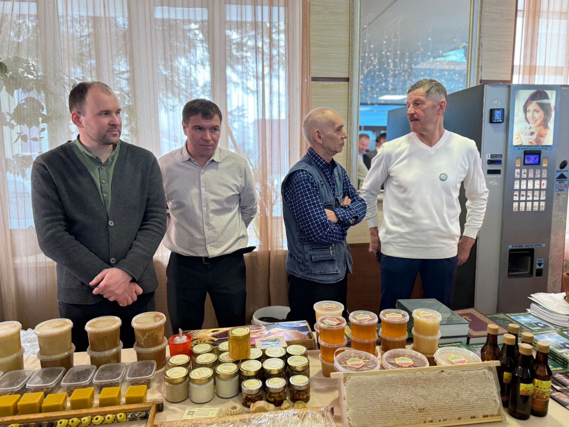 Фарида Мухаметшина встретили в Менделеевске чак-чаком и выставкой местных производителей