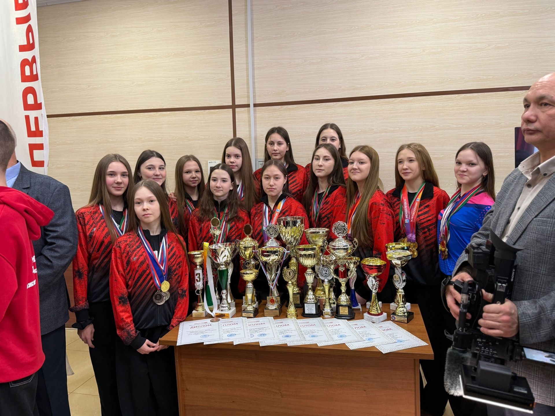 Фарида Мухаметшина встретили в Менделеевске чак-чаком и выставкой местных производителей