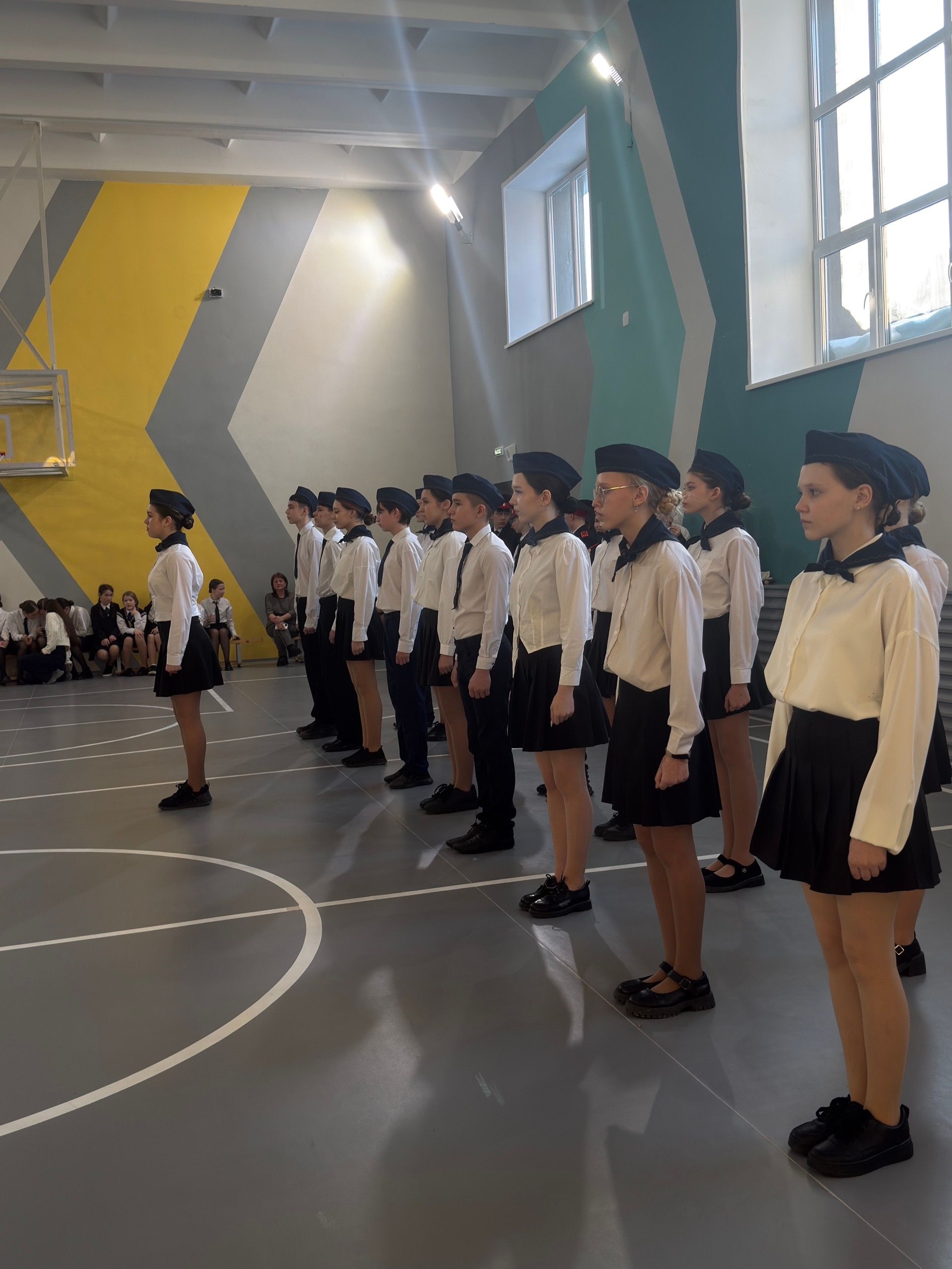 В Менделеевске проведён районный конкурс «Смотр строя и песни» среди учащихся средних и старших классов