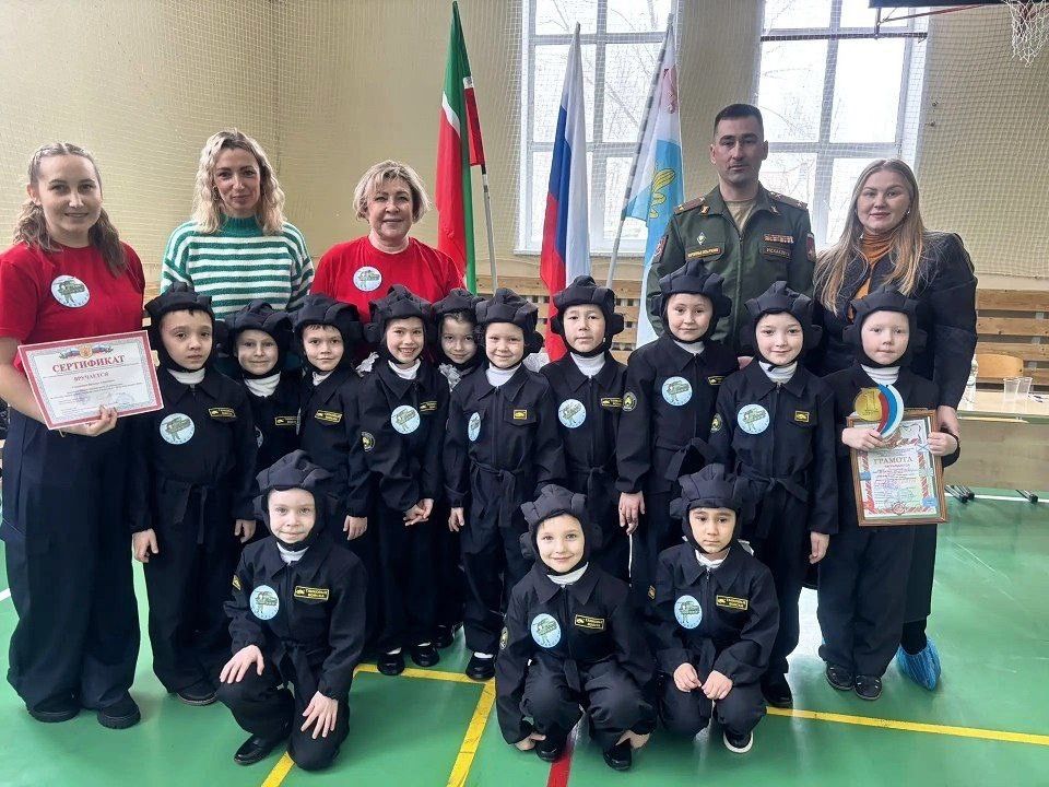 Смотр строя и песни для дошколят в Менделеевске выявил лучшие отряды